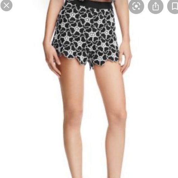 Alice And Olivia Macrame Floral Shorts - Size 0 - Picture 2 of 5